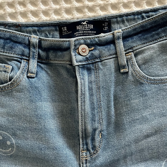 Hollister Distressed Jeans - Picture 3 of 4